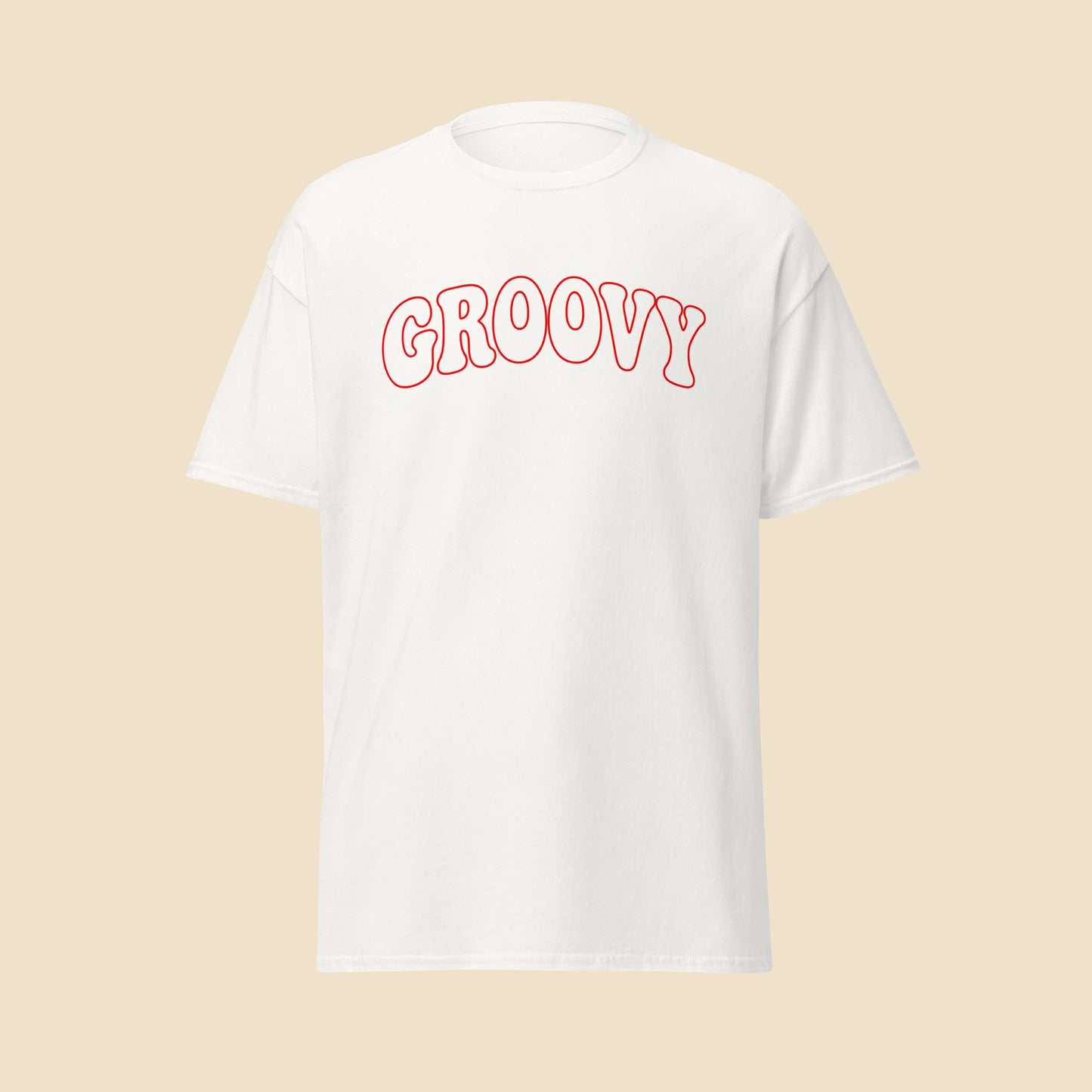 Camiseta blanca unisex con diseño tipográfico "Groovy" inspirado en la estética retro de los años 70.