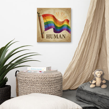 Lienzo cuadrado Pride vintage con bandera arcoíris colocado en un espacio interior decorado
