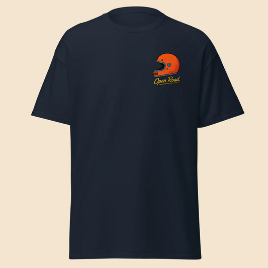 Camiseta azul marino con diseño Open Road inspirado en la estética motociclista vintage y las rutas americanas.