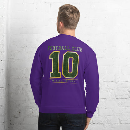 Hombre de espaldas con sudadera morada y estampado desgastado Football Club.
