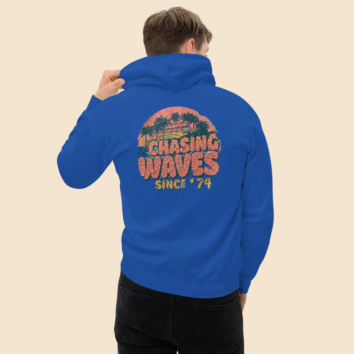 Sudadera con capucha azul estilo vintage surf vista desde la espalda.