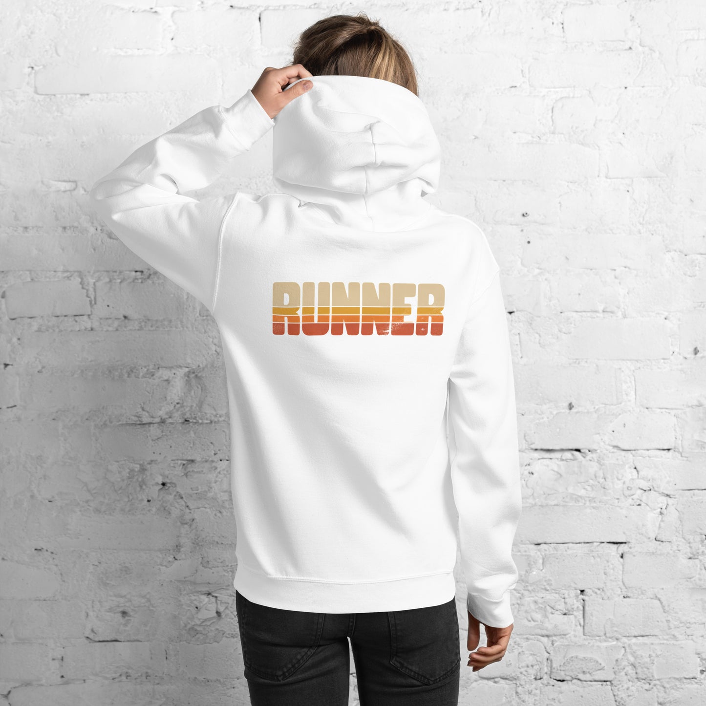Sudadera con capucha blanca con diseño Runner ochentero en la espalda.