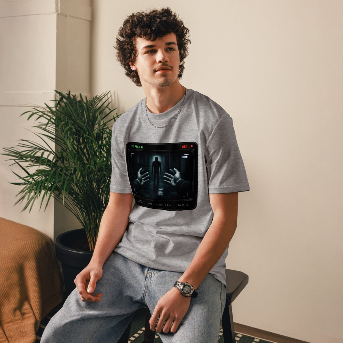 Chico con camiseta oversize estilo analog horror colección Halloween Melian Vintage
