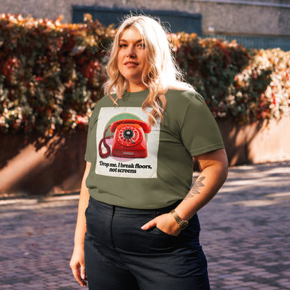 Estilo streetwear diario con camiseta caqui de algodón sostenible
