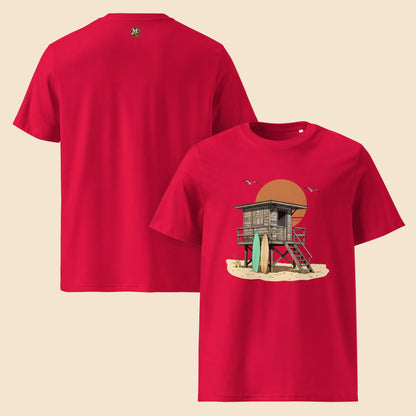 Camiseta roja estampada con caseta de socorrista vintage y puesta de sol
