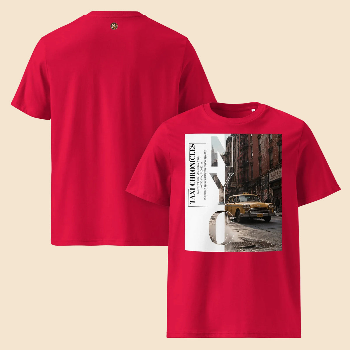 Camisetas rojas con diseño editorial de taxi amarillo y letras NYC
