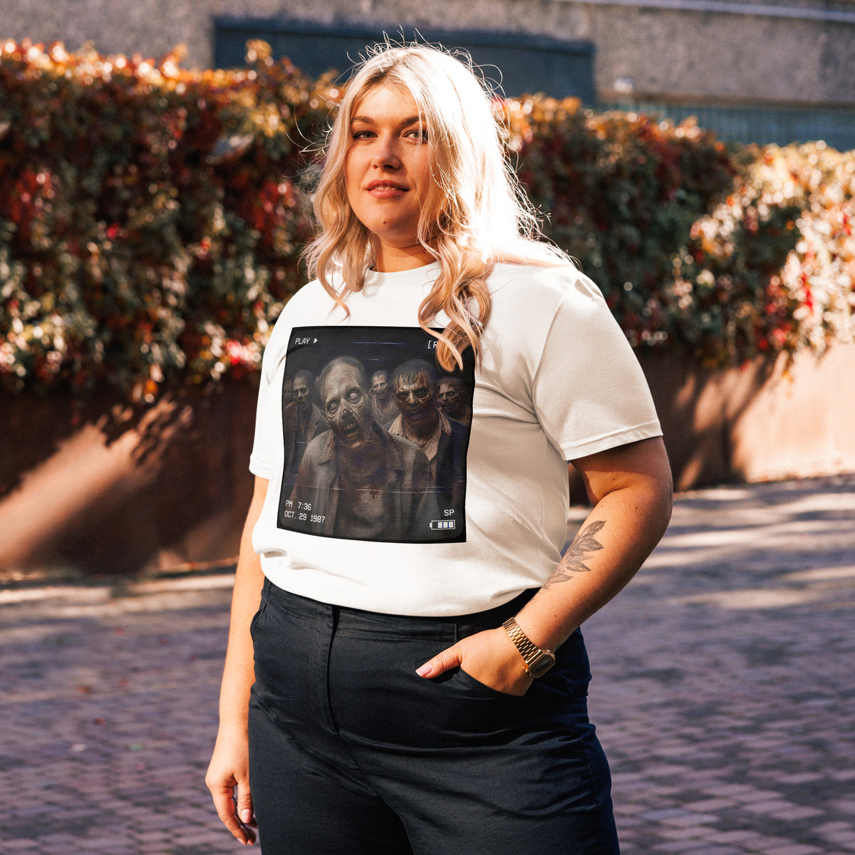 Look casual de otoño con camiseta estampada de terror analógico Melian Vintage
