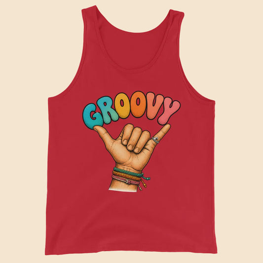 Camiseta de tirantes roja con diseño retro “Groovy” y mano haciendo el gesto de paz, vista frontal