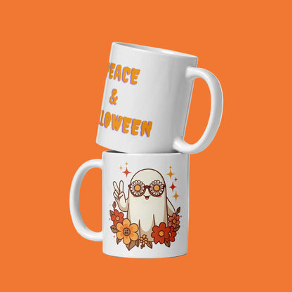Taza blanca con diseño vintage de fantasma con gafas de flores, flores otoñales y mensaje Peace & Halloween
