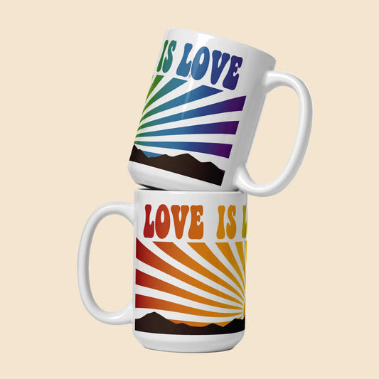 Taza de cerámica blanca brillante con diseño Pride Love Is Love y rayos arcoíris estilo retro de los años 70.