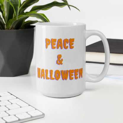 Taza blanca de Halloween con ilustración de fantasma con gafas de flores y mensaje Peace & Halloween